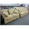Image 3 : Craftmaster Gold Cloth Sofa/Loveseat Set
