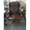 Image 2 : Brown Tufted Wingback Office Chair