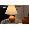 Image 2 : MID CENTURY CERAMIC TABLE LAMP W/SHADE