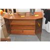 Image 2 : TV/ENTERTAINMENT STAND W/DOOR & DRAWER
