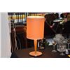 Image 2 : VINTAGE TABLE LAMP W/SHADE