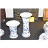Image 2 : MEISSEN BLUE ONION VASES (2 PCS)