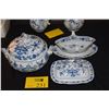 Image 1 : MEISSEN COVERED TUREEN, GRAVY BOAT & COVERED DISH, BLUE ONION PATTERN (3 PCS)