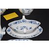 Image 2 : MEISSEN COVERED TUREEN, GRAVY BOAT & COVERED DISH, BLUE ONION PATTERN (3 PCS)
