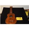 Image 1 : KAMAKA UKULELE W/CASE