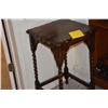 Image 4 : ANTIQUE SIDE TABLE
