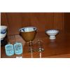 Image 2 : MIXED LOT: BOWLS, PIPE & DISPLAY CAGES/DOMES (9 PCS)
