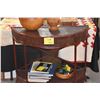 Image 2 : RATTAN DEMI LUNE TABLE