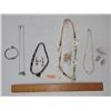 Image 1 : 4 necklace- 3 with earrings + 1 with bracelet