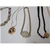 Image 3 : Lot of 10 beautiful gold toned necklaces