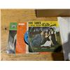 Image 2 : Vintage Lot of items (Tapes, small records, and Cooking Recipes)