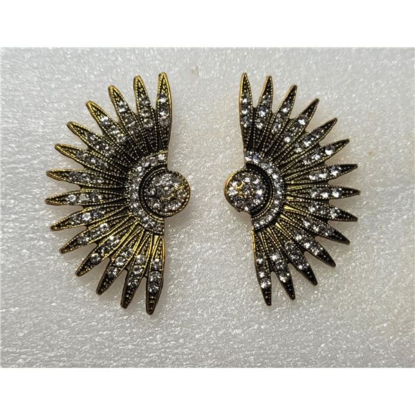 11) ANTIQUED GOLD AND CLEAR CRYSTAL VINTAGE