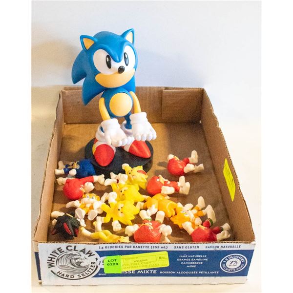 SONIC THE HEDGEHOG TOYS & CELL PHONE HOLDER /