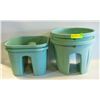 Image 1 : 4 BALCONY RAILING PLANTERS    12" ACROSS