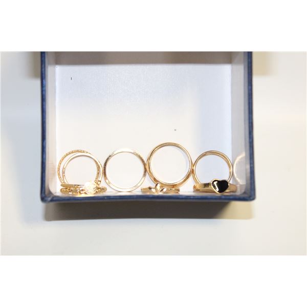 LOT OF 10 RINGS IN GIFT BOX