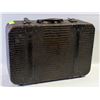 Image 1 : VINTAGE CROCODILE SUITCASE-ESTATE