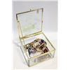 Image 1 : VINTAGE BOX WITH JEWELRY
