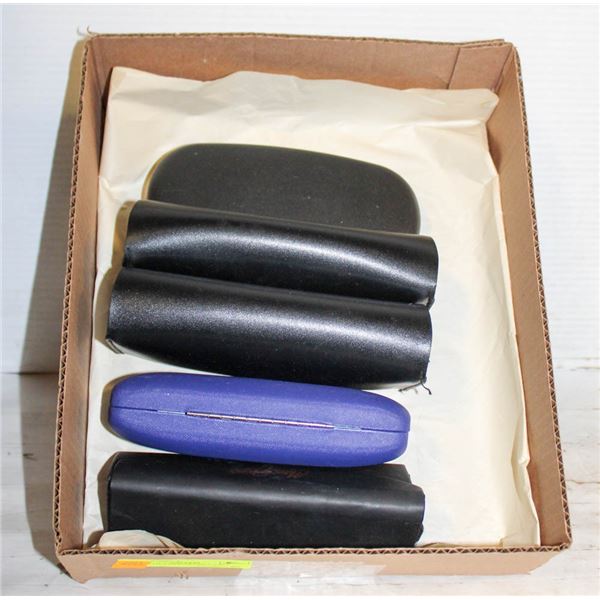 BOX WITH 5 EYE GLASS CASES