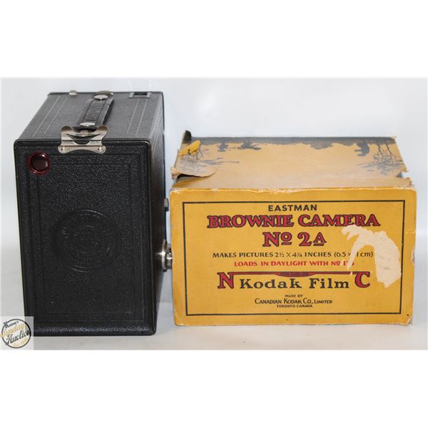 VINTAGE EASTMAN BROWNIE