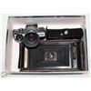 Image 1 : 2 VINTAGE CAMERAS