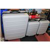 Image 1 : SET OF 3 HARD SHELL SUITCASES - LARGE PLUS 2