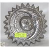 Image 1 : METAL SUN/MOON DECORATIVE 10" WALL HANGING