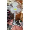 Image 1 : WHITE FAN