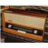 Image 1 : VINTAGE RADIO