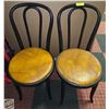 Image 1 : 2 WOOD CHAIRS