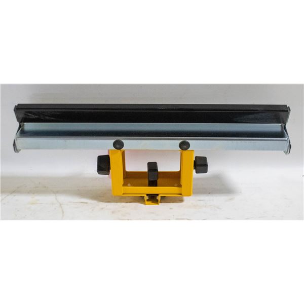 DEWALT WIDE MATERIAL SUPPORT