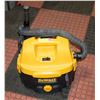Image 1 : DEWALT VACUUM SHOP