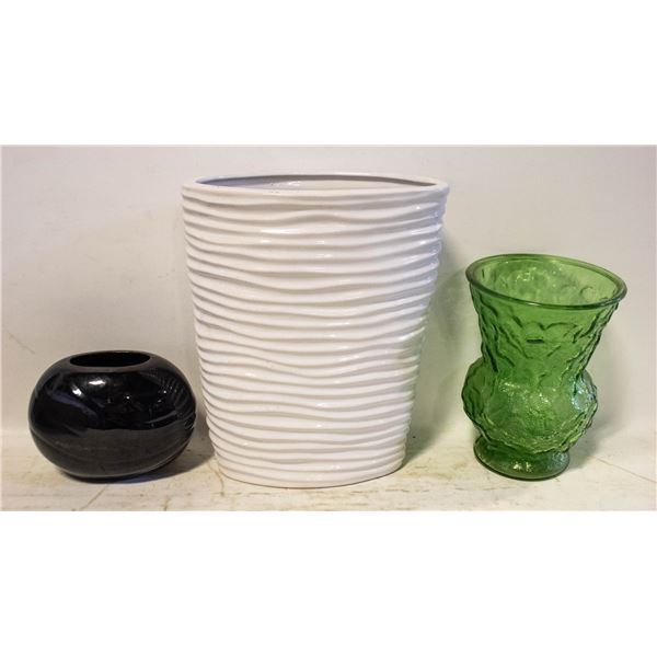 WHITE WAVE PATTERN CERAMIC GARDEN