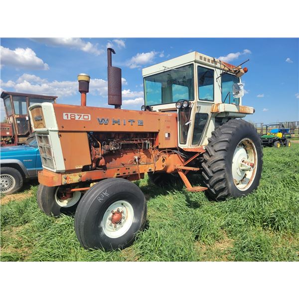1870 Cockshutt tractor  New batteries, clutch, hyd pump, Relatives-coolant in oil. See Rick, running
