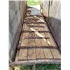 Image 4 : 12ft mobile loading chute. 39" wide, frame is good. Needs new wood.