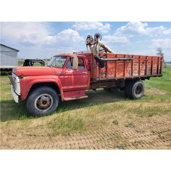 Ford F600 w/16ft box . Tires hold air, hyd drill fill. SN F60DVZ01305.