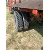 Image 8 : Ford F600 w/16ft box . Tires hold air, hyd drill fill. SN F60DVZ01305.
