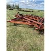 Image 3 : International 1H 45 chisel plow. 12ft. Complete with 3 bar tine harrows. SN 0250206C010784
