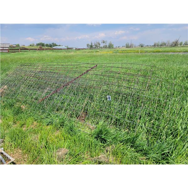 Approx 8 hog panels. 16ft, 51" tall. Some bent.