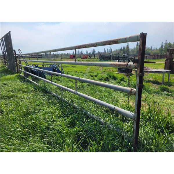 Approx 30ft free standing panel. 3" pipe.