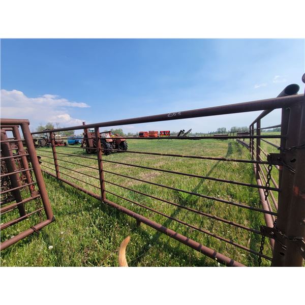 Standing panel, runs East - West, approx. 288 in. x 67 in., 3 in. pipe per panel c/w 3- free standin