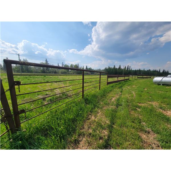 4 sucker rod panels. 7ft, and a light duty 4ft gate.