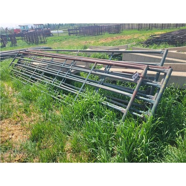 4 gates. 16ft, 2" pipe, heavy duty.