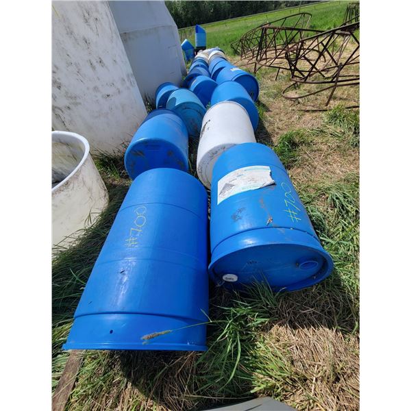 Assortment of plastic 55gallon barrels. Approx 19 barrels.