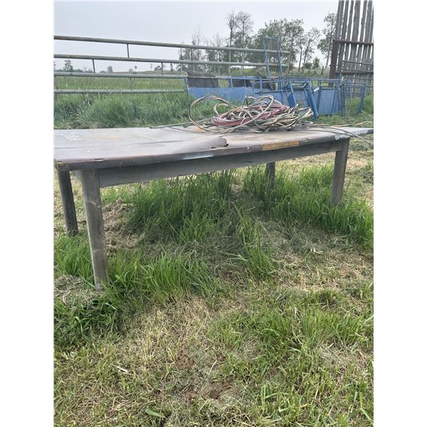 4 station homemade rabbit cage, wooden table, various elec. cable.