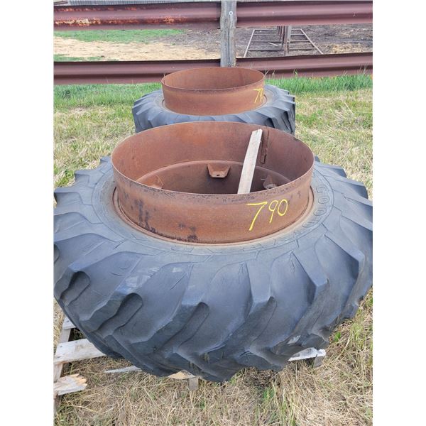 18.4-35 dual kit w/ spacer rings on 16” rim. 8ply tires.