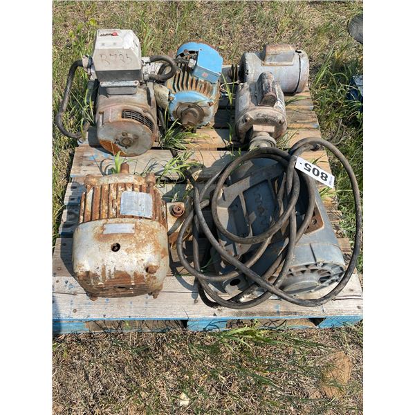 Assorted elec. motors. Approx 6,  condition unknown.