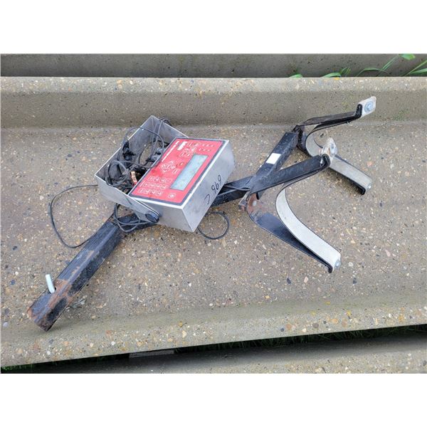 Reliable scale for chute. Working.