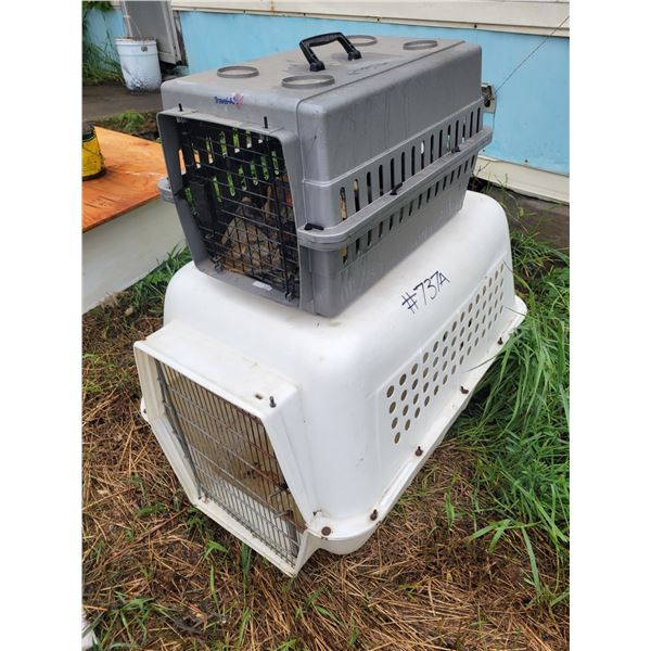 2 plastic pet carriers. Medium and large size.