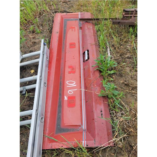 Ford tailgate. Approx 1970's, in good condition.