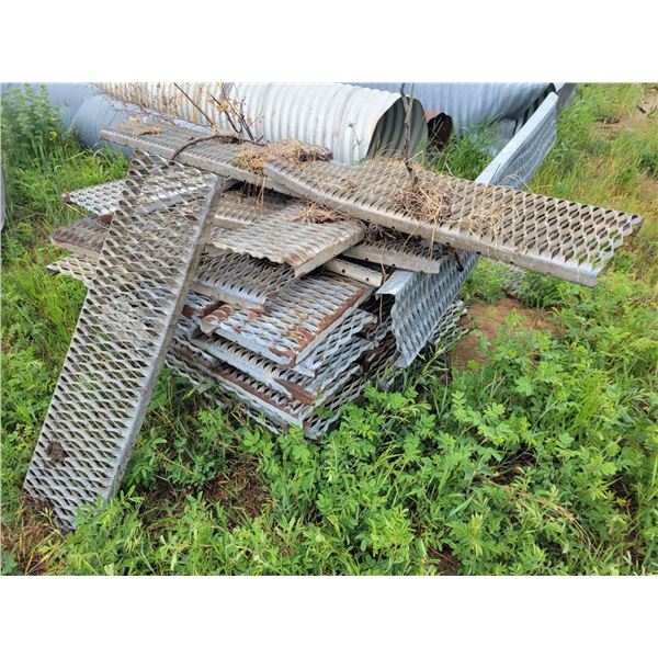 Various grating sections.